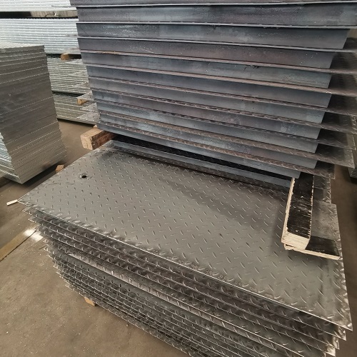 定制鋼格板 vs 標(biāo)準(zhǔn)尺寸？哪種更劃算？