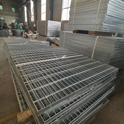 污水處理廠鋼格板如何選？防滑耐腐是關(guān)鍵！