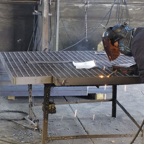 鋼格板采購(gòu)避坑指南：這5個(gè)參數(shù)不懂，小心被坑！