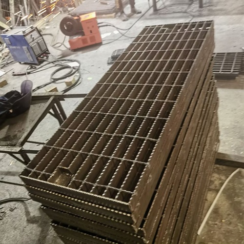 規(guī)格型號(hào)挑花眼？一文讀懂鋼格柵參數(shù)與適配場(chǎng)景