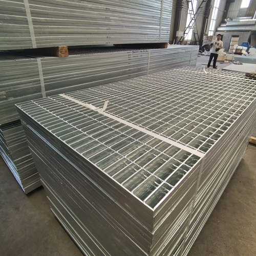 鋼格柵知識(shí)科普：材質(zhì)、規(guī)格如何影響使用效果？