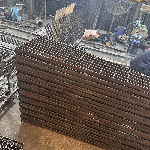 鋼格柵板尺寸定制需要注意哪些細(xì)節(jié)