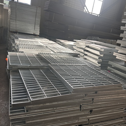 鋼格板選型別只看價(jià)格，這4個(gè)硬指標(biāo)才關(guān)鍵